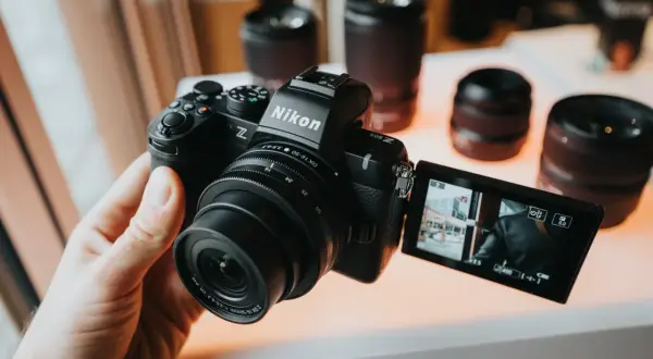 Nikon Z50: Jaki obiektyw wybrać? Przewodnik po możliwościach